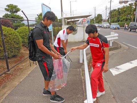 6月13日(水)　本田技研工業(株)東門前 清掃風景